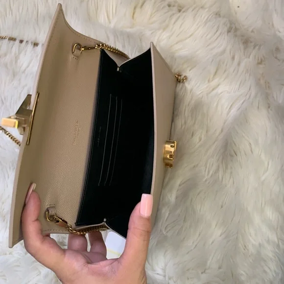 Saint Laurent CASSANDRA MEDIUM CHAIN BAG IN GRAIN DE POUDRE EMBOSSED LEATHER - Picture 8 of 13